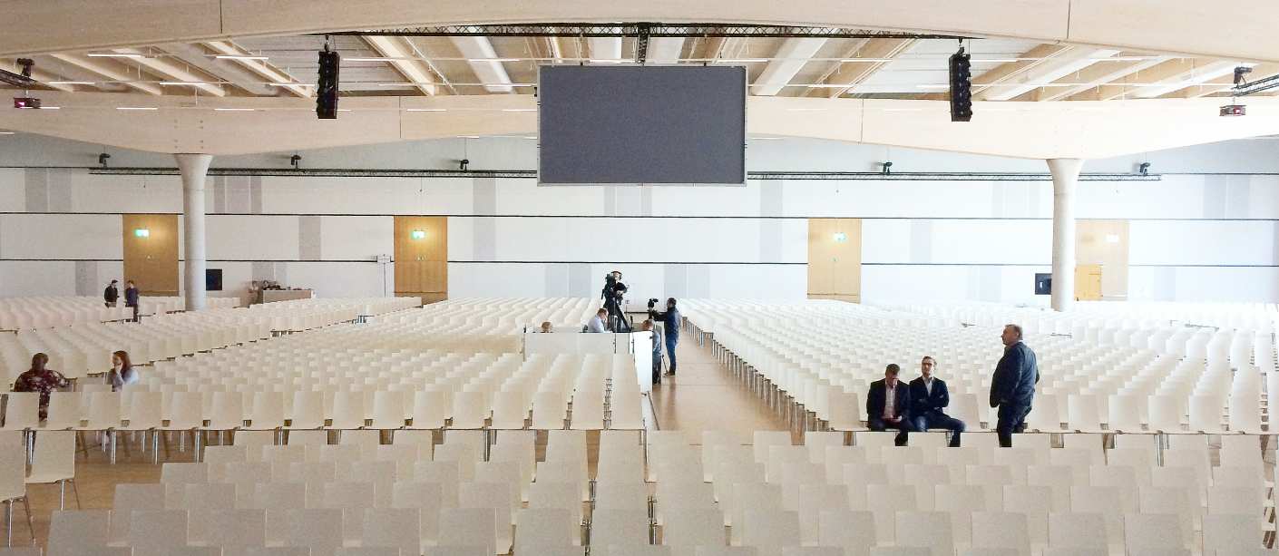 Audi Güterverkehrszentrum Halle B mit Versammlungsstätte im dritten Geschoss